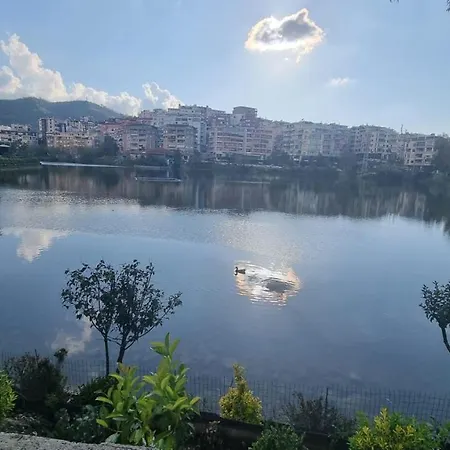 Liqeni Thate, Apartament